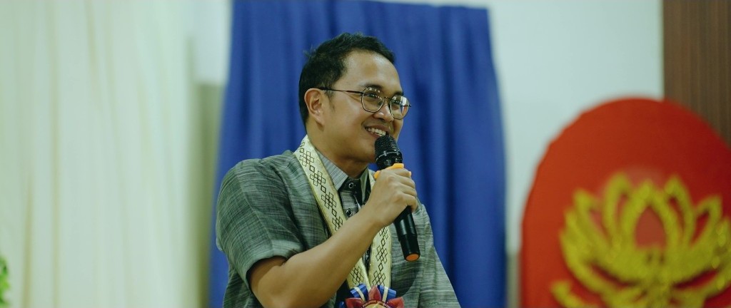 Guest speaker Jethro R. Severino, RN, MD, addresses the Nursing students